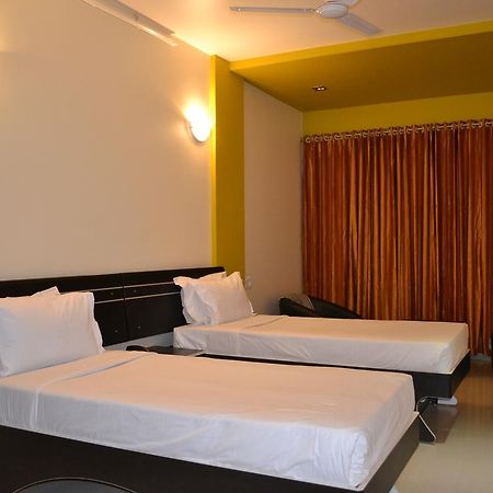 Hotel Embassy International Latur Экстерьер фото